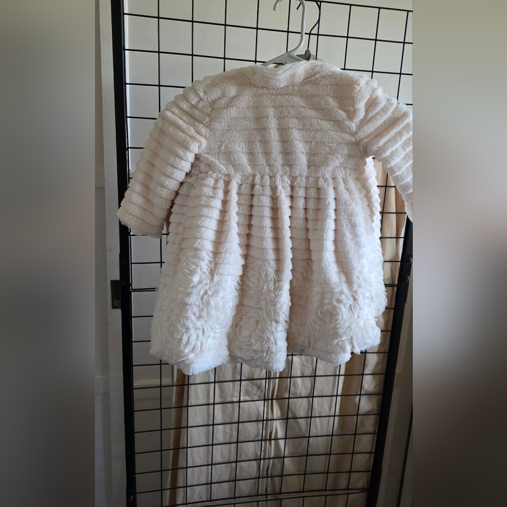 Adorable White Faux Fur Baby Coat & Dress Size 24 Months - Picture 9 of 10